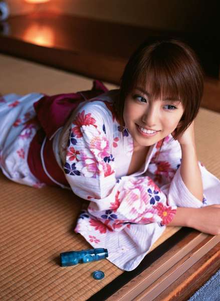 山本梓-清新和服巨乳美女写真集