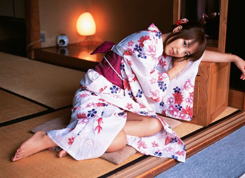 山本梓-清新和服巨乳美女写真集
