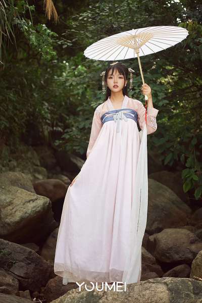 尤美~山中奇遇  写真套图