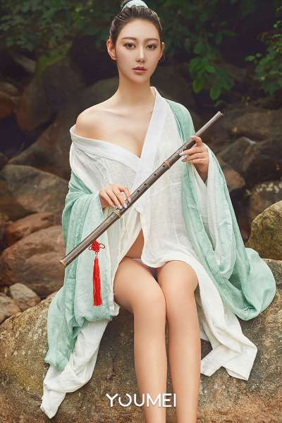 尤美~山中奇遇  写真套图