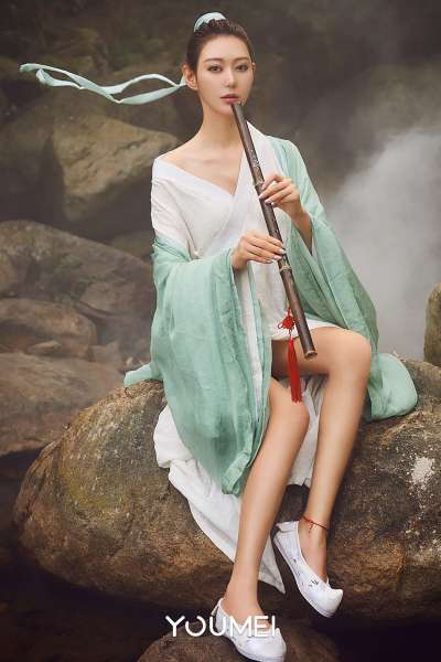 尤美~山中奇遇  写真套图