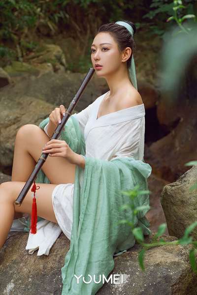 尤美~山中奇遇  写真套图