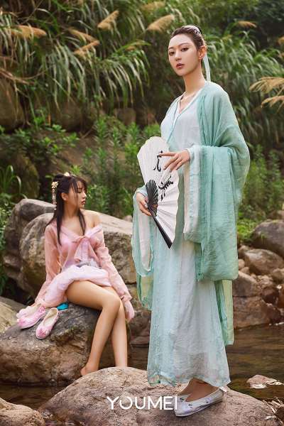 尤美~山中奇遇  写真套图