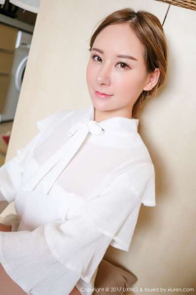 高SIR 性感美女首套写真套图