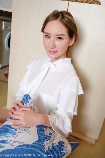 高SIR 性感美女首套写真套图