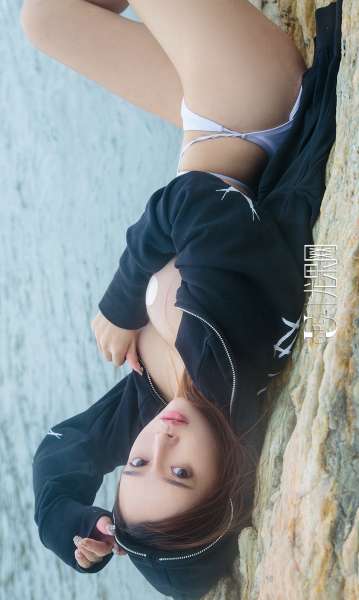 艾小青 - 大海边上的小精灵 写真套图
