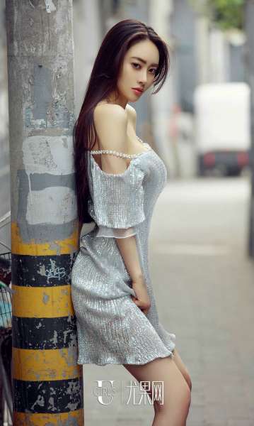 穆菲菲 - 巨乳诱惑闹中取静