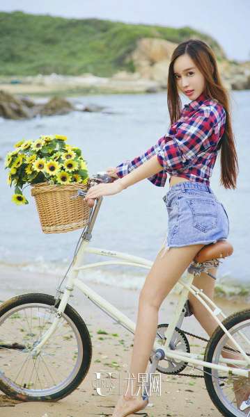 艾小青 - 翘臀海上花