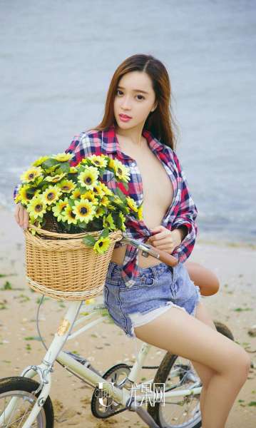 艾小青 - 翘臀海上花
