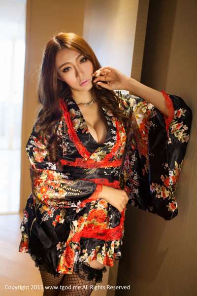 御姐小嘛私房写真-和服+黑丝的诱惑
