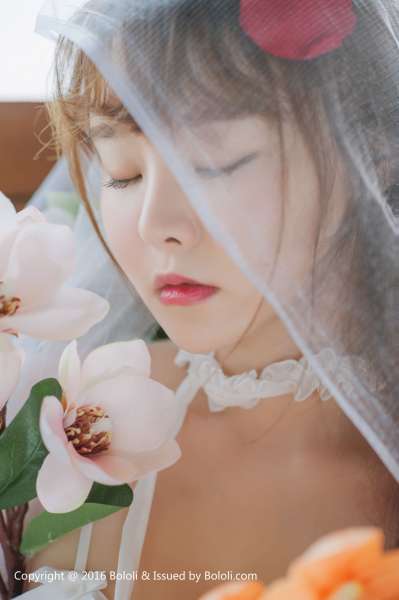 柳侑绮 - 白纱少女与花 可爱写真套图