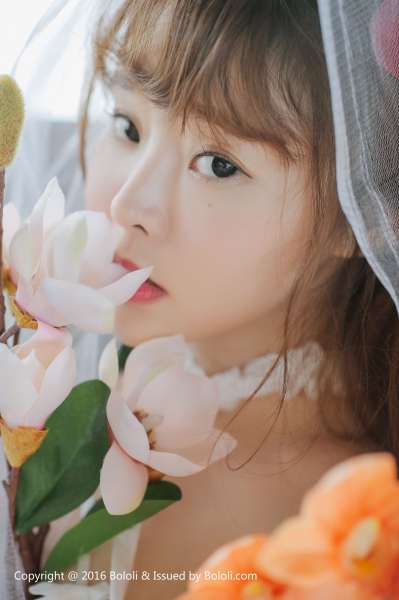 柳侑绮 - 白纱少女与花 可爱写真套图