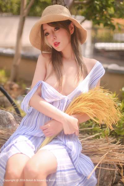 王雨纯 - 野外性感露出 写真套图