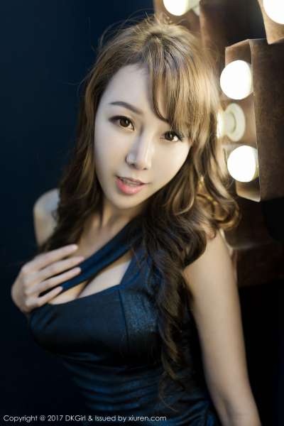 王沫儿SaSa 激情诱惑写真图片