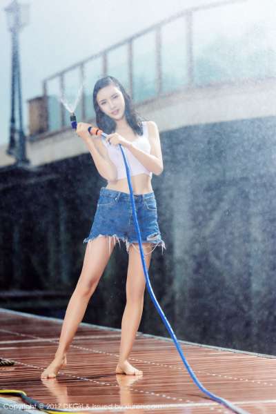 梅哥 - 清新可人，美乳美腿套图