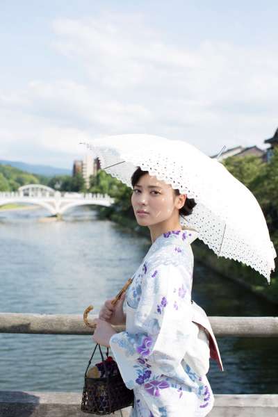 矢岛舞美-清新唯美街拍系列套图欣赏