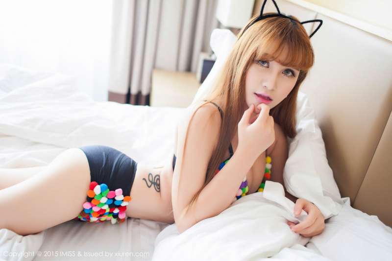 LalaBaby啦啦 - 爆乳长腿新人妹子写真套图