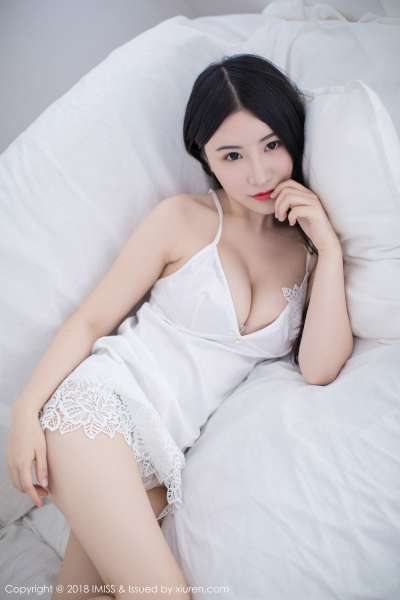 谢芷馨Sindy - 居家女友的巨乳视觉