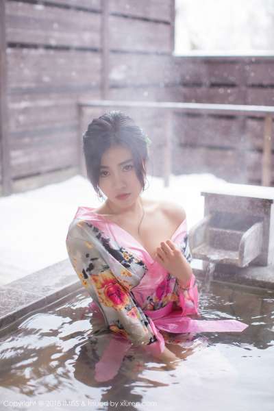 性感美女@许诺Sabrina北海道旅拍第二套写真