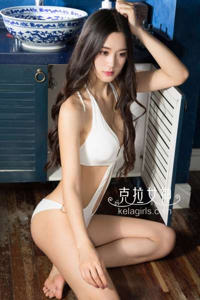 汤怡 《天降美人鱼》性感翘臀写真套图