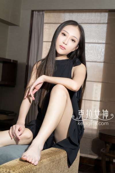 幂幂《幂幂の小秘密》翘臀美女写真套图
