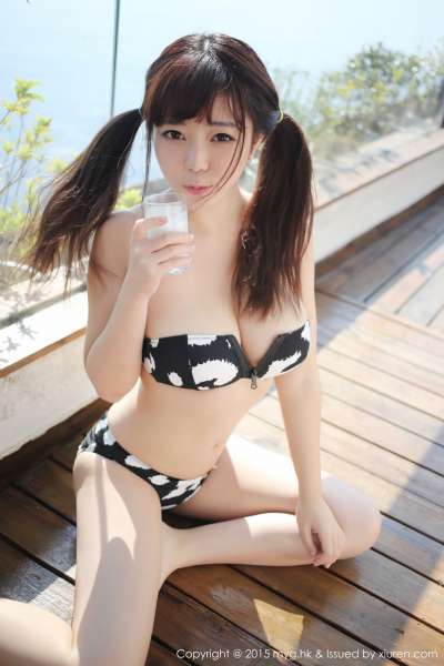 巨乳刘飞儿Faye-户外牛奶篇+室内性感皮裤美图