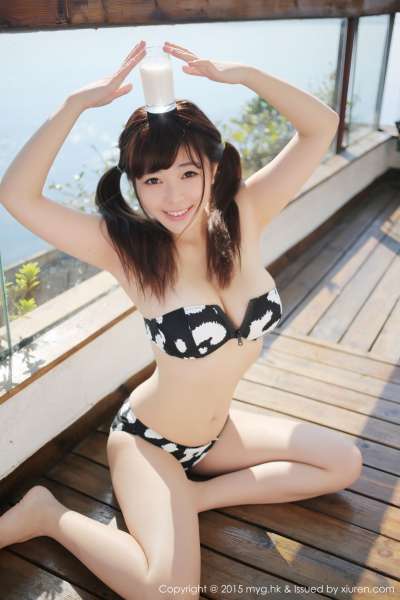 巨乳刘飞儿Faye-户外牛奶篇+室内性感皮裤美图