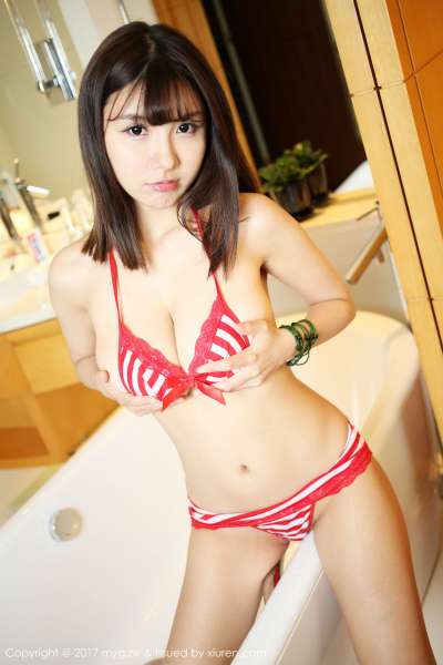 晓茜sunny - 白色内衣与性感比基尼翘臀美女系列