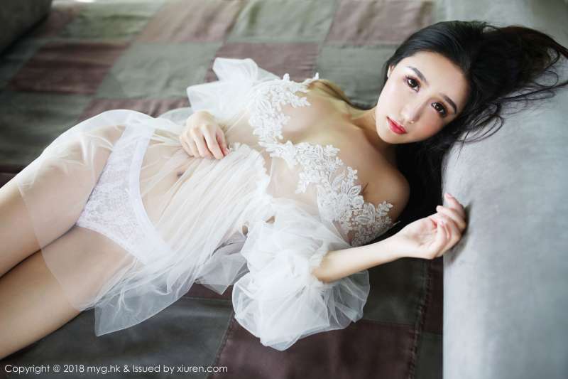 御姐女神@于大乔普吉岛旅拍巨乳诱惑写真