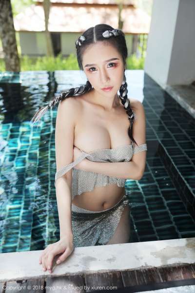 御姐女神@于大乔普吉岛旅拍巨乳诱惑写真