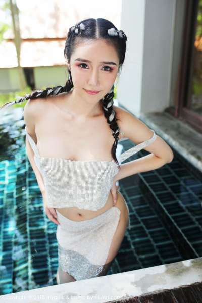 御姐女神@于大乔普吉岛旅拍巨乳诱惑写真