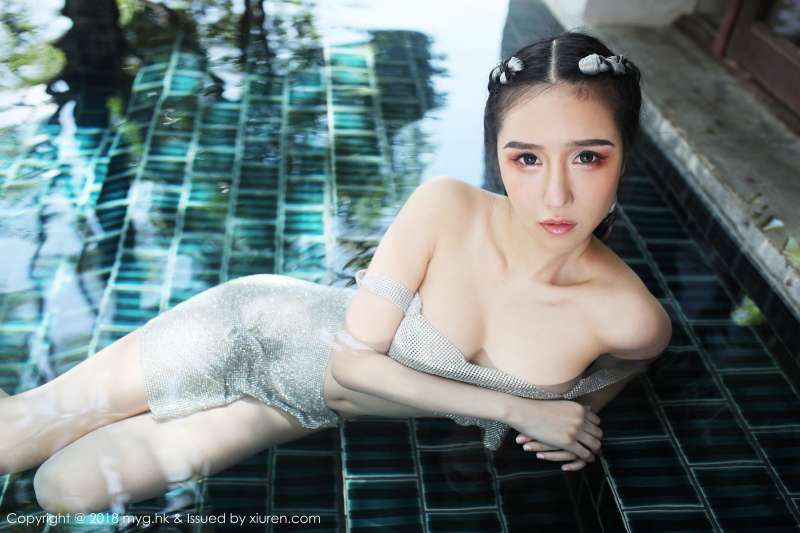 御姐女神@于大乔普吉岛旅拍巨乳诱惑写真