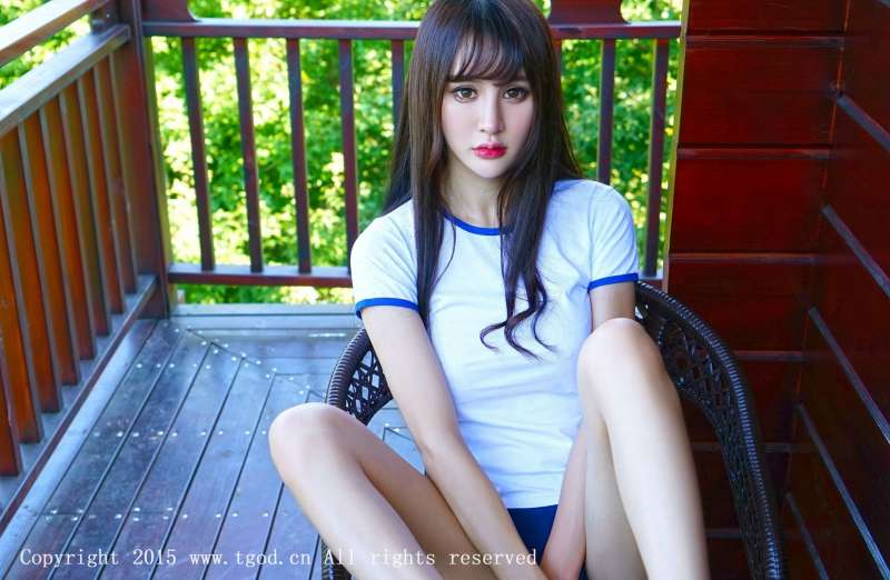Cheryl青树 云曼旅拍性感套图