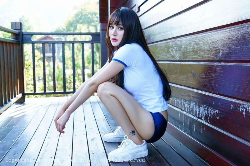 Cheryl青树 云曼旅拍性感套图