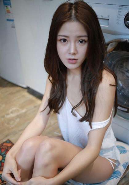 贫乳也性感 清秀MM卤蛋luna美目流盼惹人怜[23P]