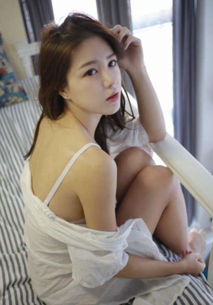 贫乳也性感 清秀MM卤蛋luna美目流盼惹人怜[23P]