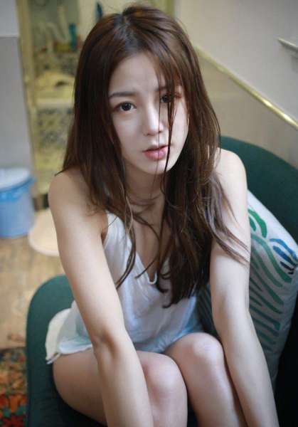贫乳也性感 清秀MM卤蛋luna美目流盼惹人怜[23P]
