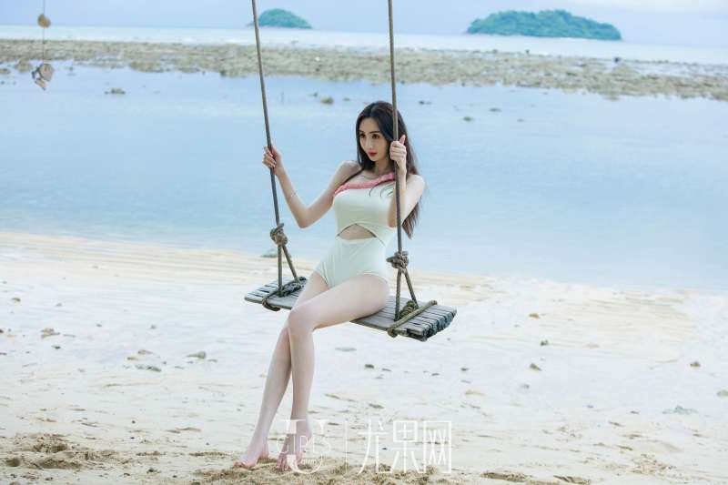 于思琪 性感美女写真套图