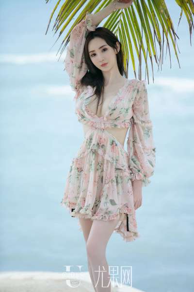 于思琪 性感美女写真套图