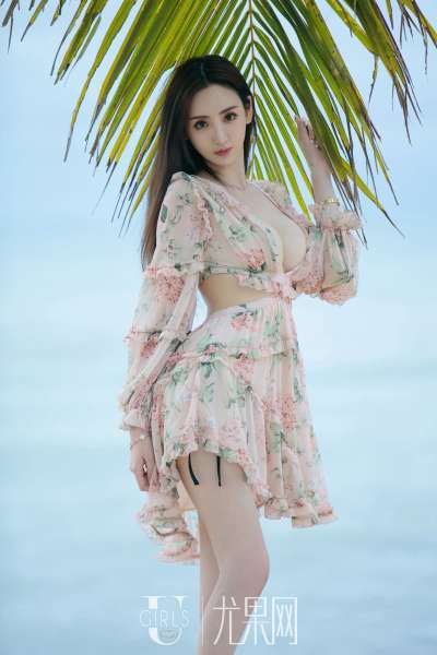 于思琪 性感美女写真套图