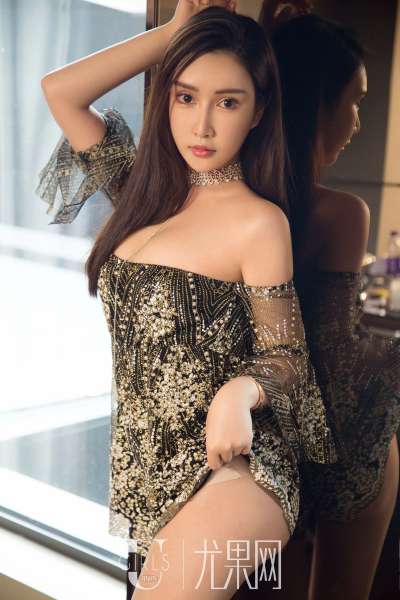 金露 巨乳诱惑写真套图