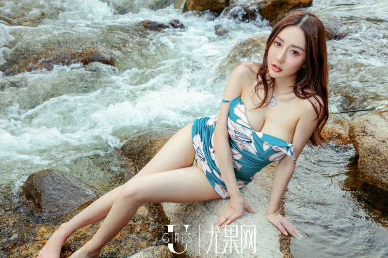 王翊涵 长腿美女写真套图
