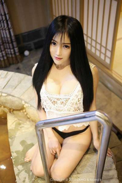 杨上萱 - 北京旅拍巨乳丰胸套图