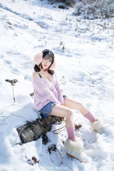 兜豆靓Youlina - 天雪地第二套长腿写真图片