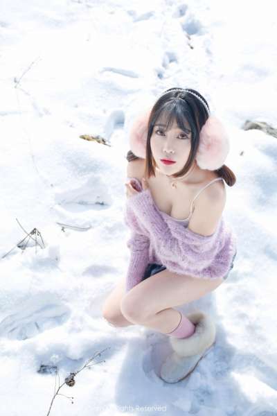 兜豆靓Youlina - 天雪地第二套长腿写真图片