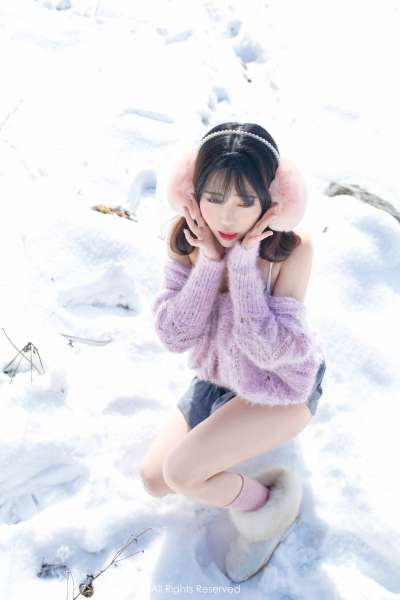 兜豆靓Youlina - 天雪地第二套长腿写真图片