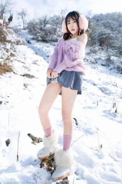 兜豆靓Youlina - 天雪地第二套长腿写真图片