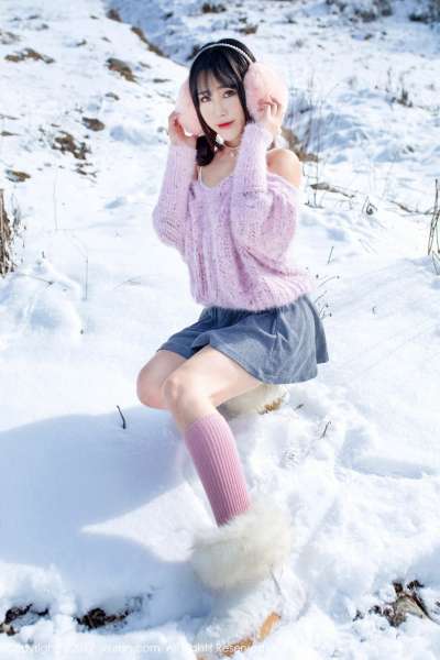 兜豆靓Youlina - 天雪地第二套长腿写真图片