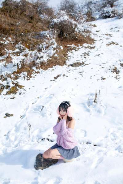 兜豆靓Youlina - 天雪地第二套长腿写真图片