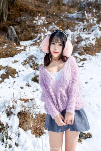 兜豆靓Youlina - 天雪地第二套长腿写真图片